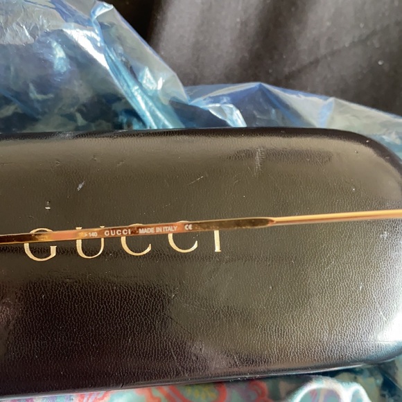 Gucci Hologram Aviator Sunglasses. - Picture 5 of 6